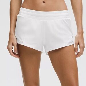 Lululemon Hotty Hot Low-Rise Lined Short 2.5" Size 4